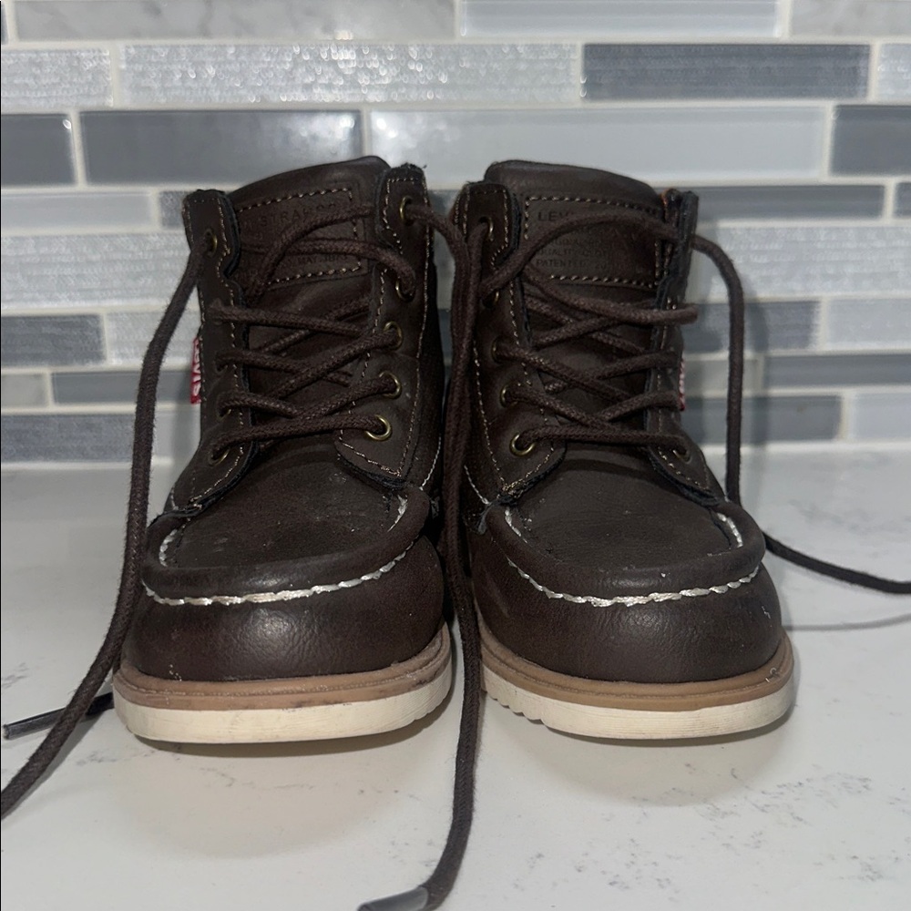 Levi's toddler/youth brown boots size 11